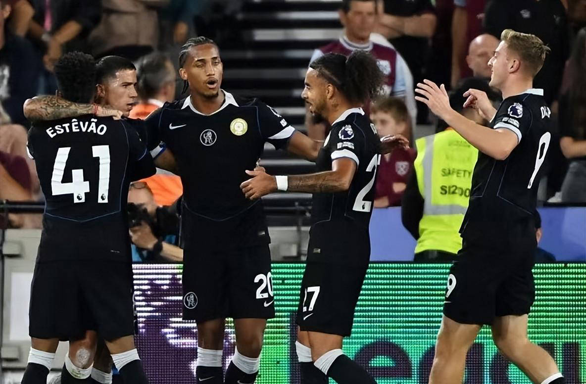 程和赛场内 程和赛场内