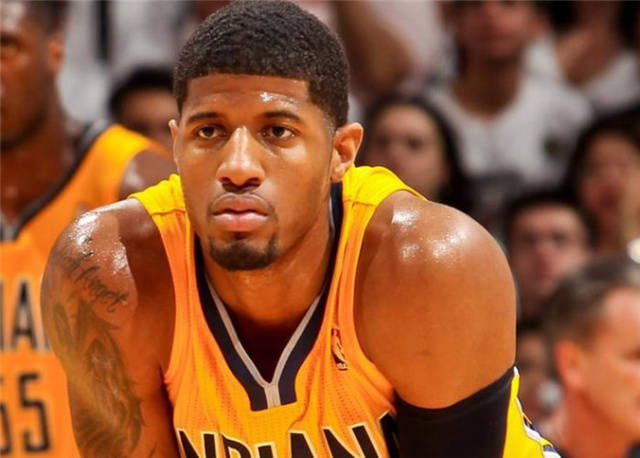 依旧屹立不 依旧屹立不